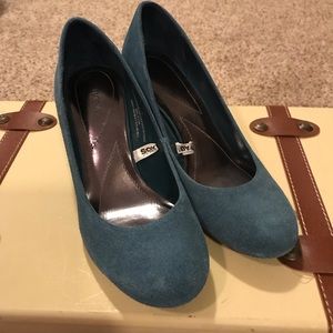 Size 7, Merona faux suede wedges.